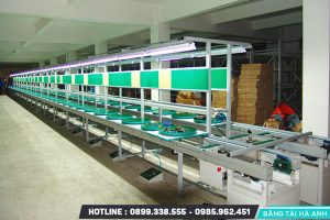 Assembly line conveyor